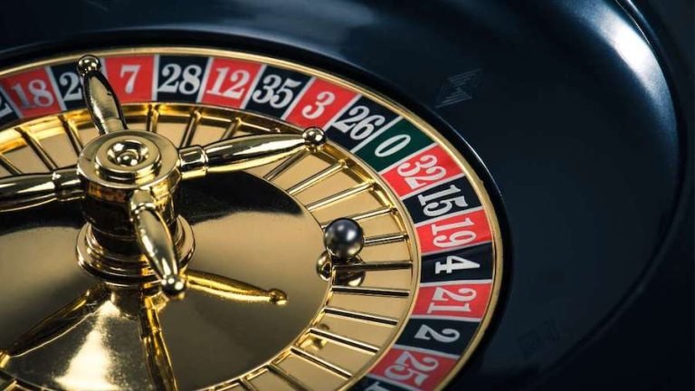 Bangladesh adult browsing bdbaazi Live Casino on mobile during an evening session