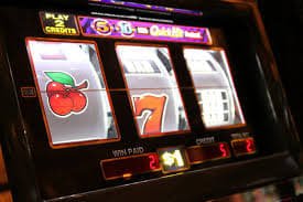 adult player on bdbaazi reviewing Live Casino privacy and responsible gaming reminders